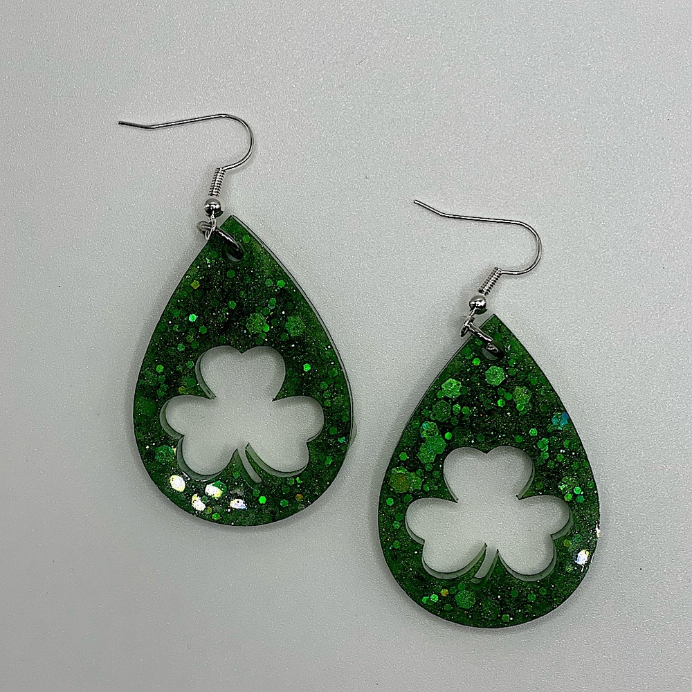 Dark green clover earrings 🍀